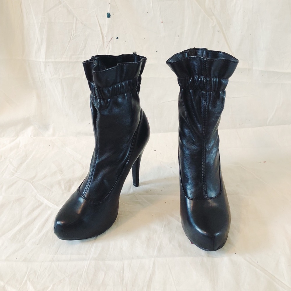 ❌ SOLD || Black Leather Chinese Laundry Boots